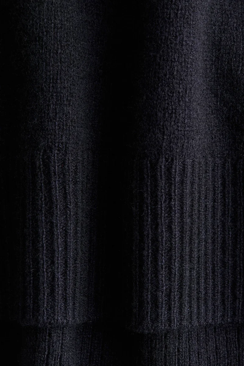 H&M Oversized wool T-shirt