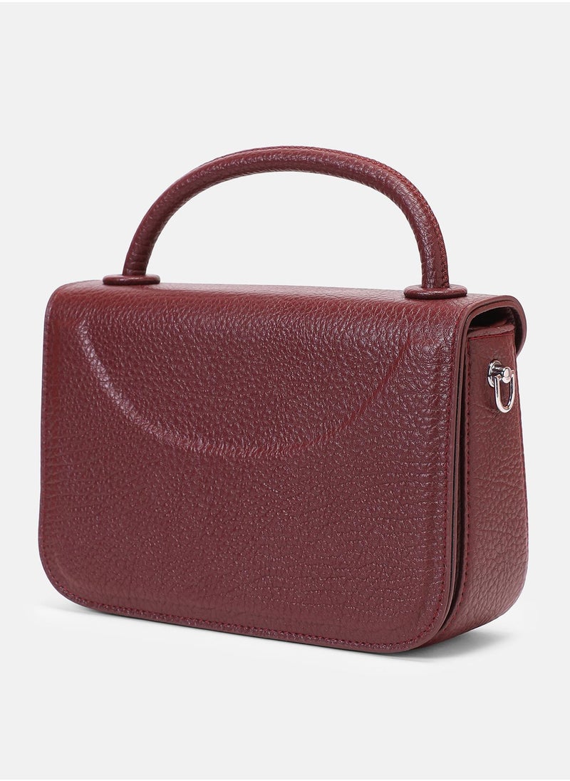 Haute Sauce Solid Magnet Lock Regular Vegan Leather Hand Bag For Women  - Image 5