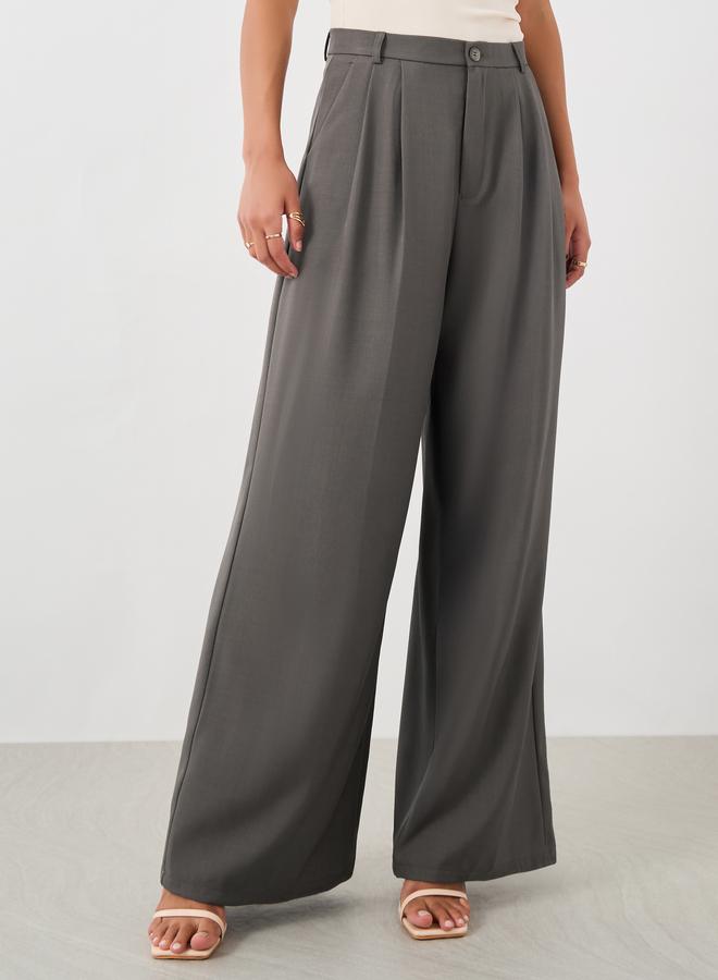 Styli Styli Mid Rise Straight Fit Pants with Pleated Details  - Image 2