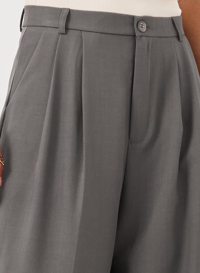 Styli Styli Mid Rise Straight Fit Pants with Pleated Details  - Image 3