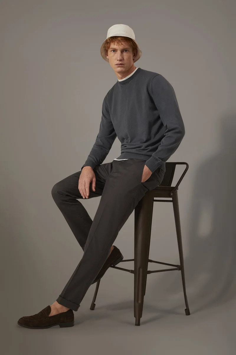 Classic chino trousers - DK Grey