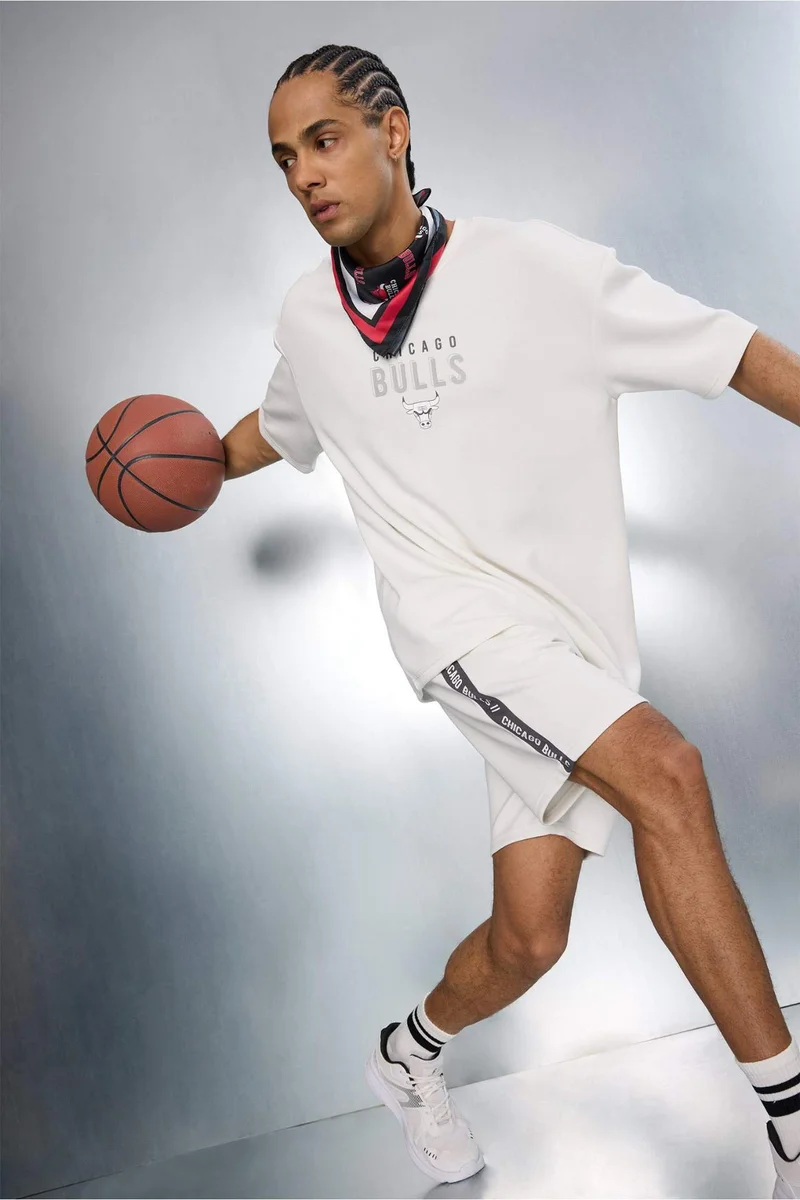 ديفاكتو NBA Chicago Bulls Standard Fit Shorts