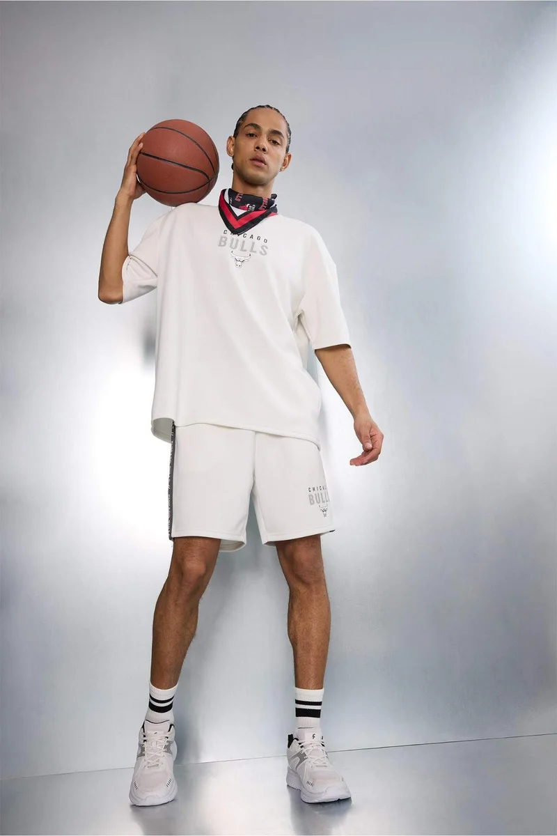 ديفاكتو NBA Chicago Bulls Standard Fit Shorts