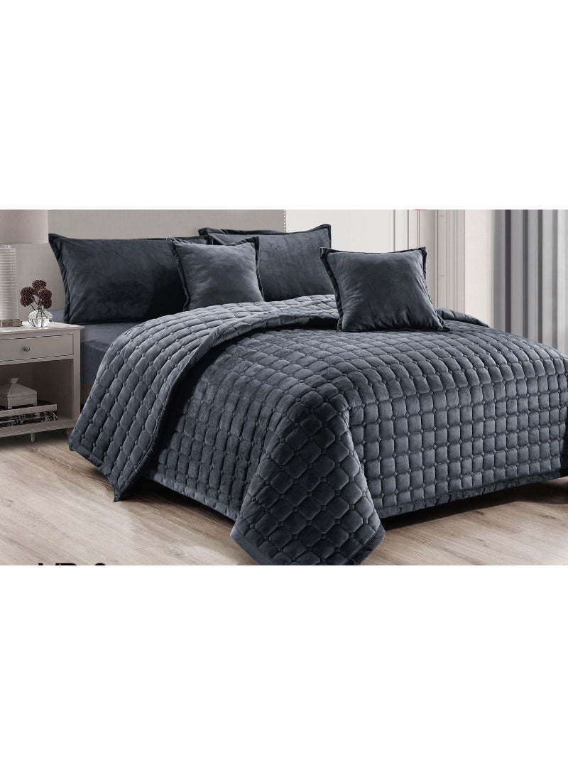 Red Rose Soft velvet   Comforter Set for warmth and comfort, size 170*210 cm - Image 1