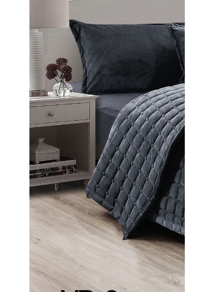 Red Rose Soft velvet   Comforter Set for warmth and comfort, size 170*210 cm - Image 2