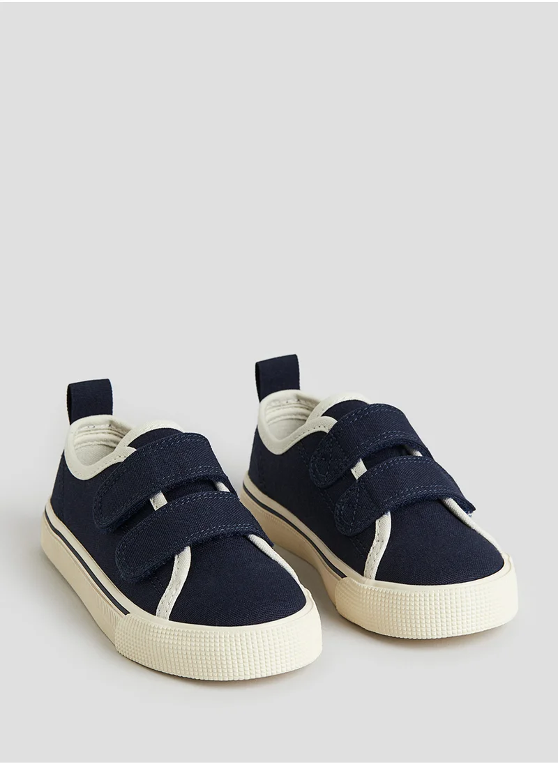 اتش اند ام Kids Low Top Sneakers
