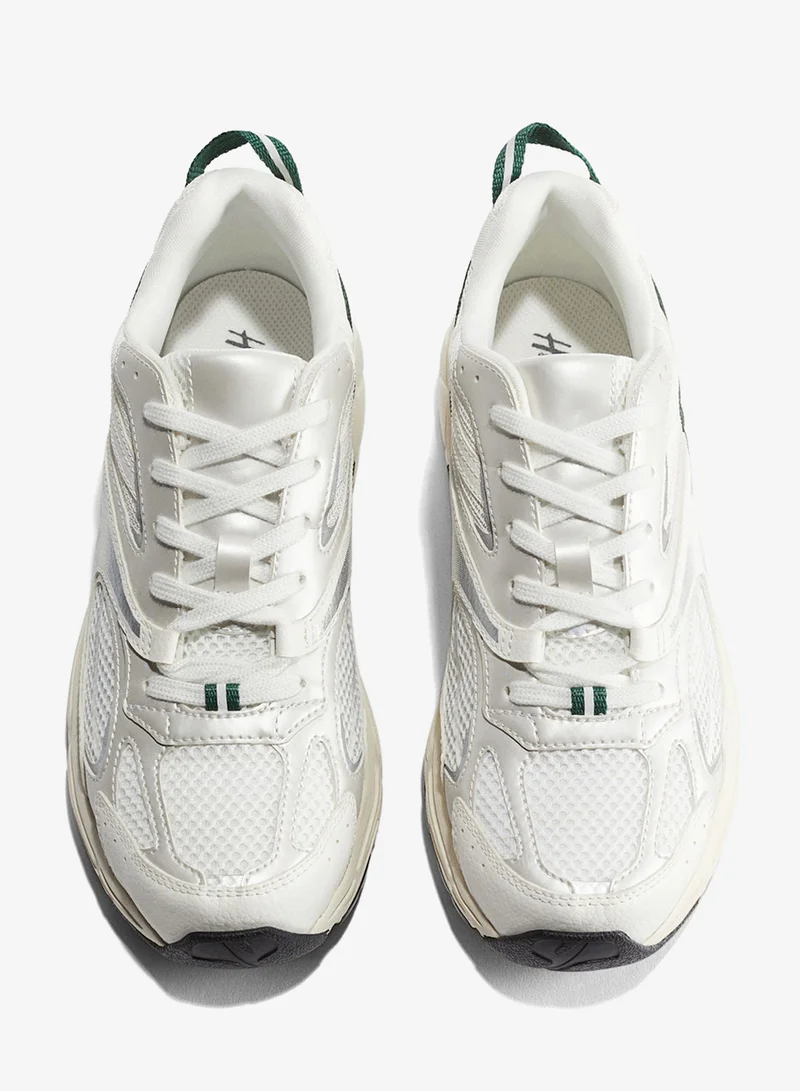 اتش اند ام حذاء رياضي بتصميم مكتنز