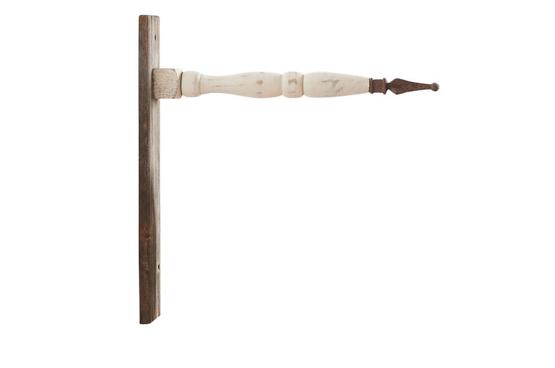 K&K Interiors KK Interiors Arrow Holder Decorative Hanging Sign White 