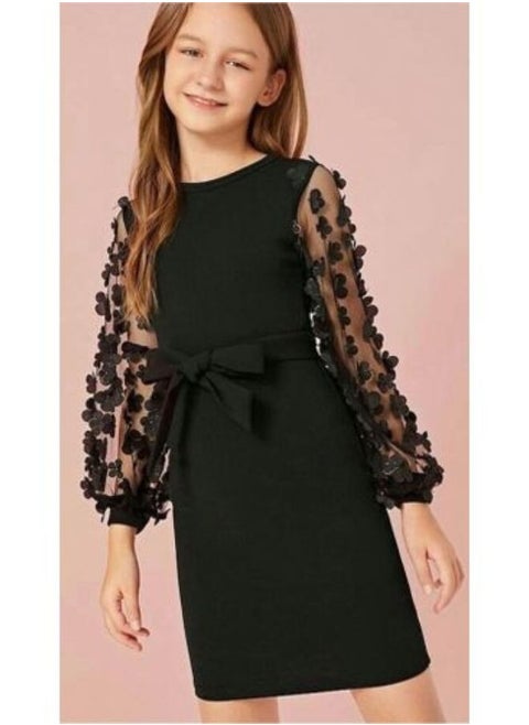 Girls dress made of tulle, a distinctive model