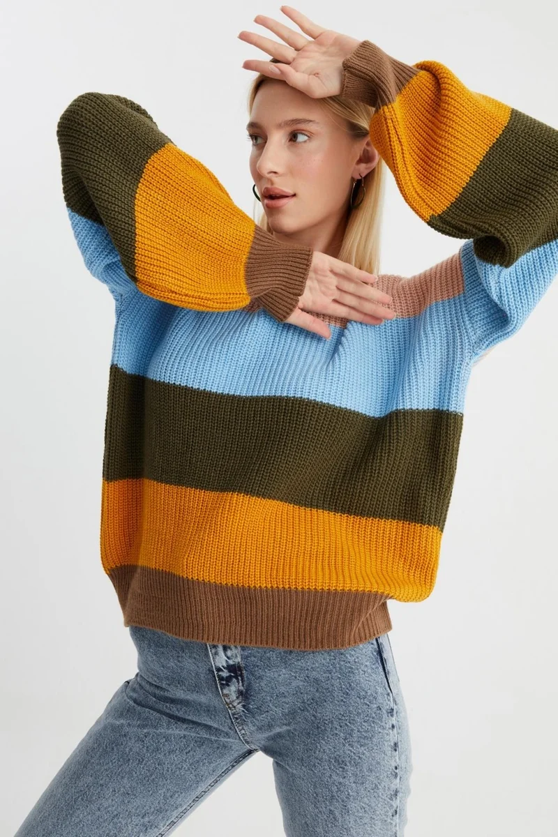 Alexander Gardi V-Neck Knitwear Sweater (B22-5754)