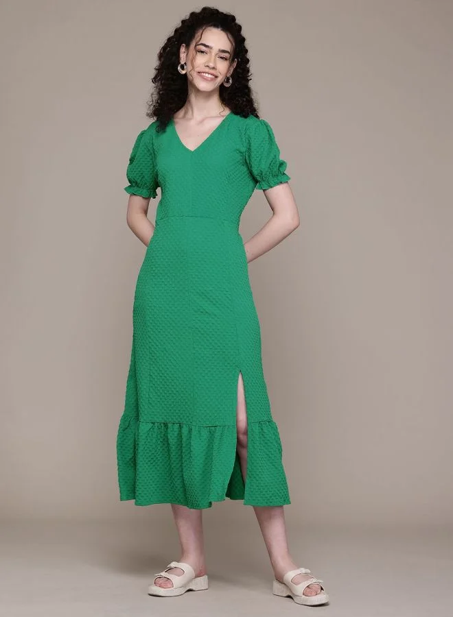 Women Fit and Flared Textured V-Neck Short Sleeve Maxi Dress
