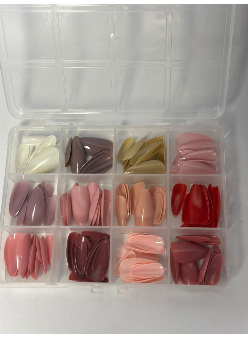 مجموعة أظافر صناعية من مايا، 12 لونًا، 144 قطعة أظافر صناعية مستقيمة لامعة ملونة، غطاء كامل لأظافر صناعية بأطراف أكريليك، تصميم مانيكير وديكور للنساء والفتيات، اصنعها بنفسك مع علبة - Image 1