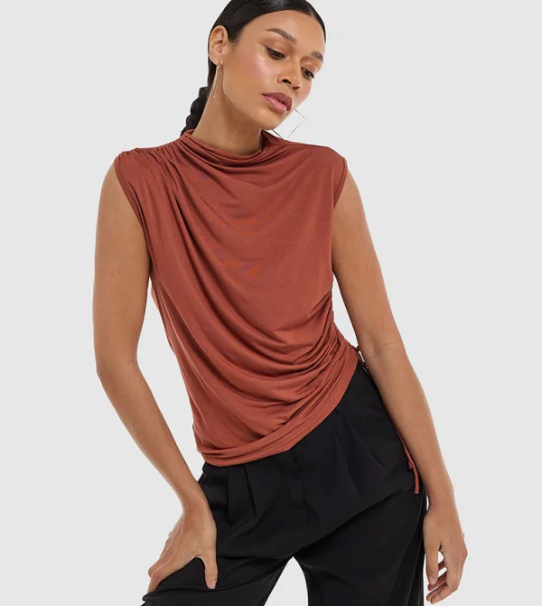 بي سي بي جي BCBG Sleeveless Rouched Top