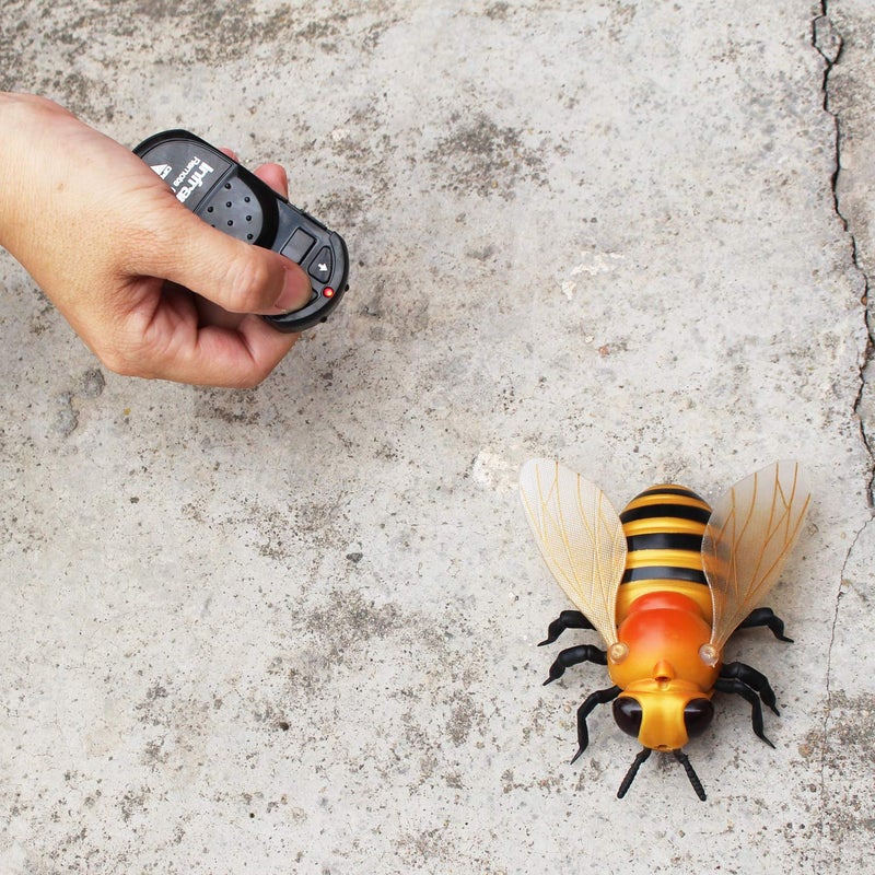 Tipmant Realistic RC Honey Bee Toys IR Remote Control Honeybee Insect Vehicle Electric Animal for Cat Dog Kids Birthday Gifts - Image 3