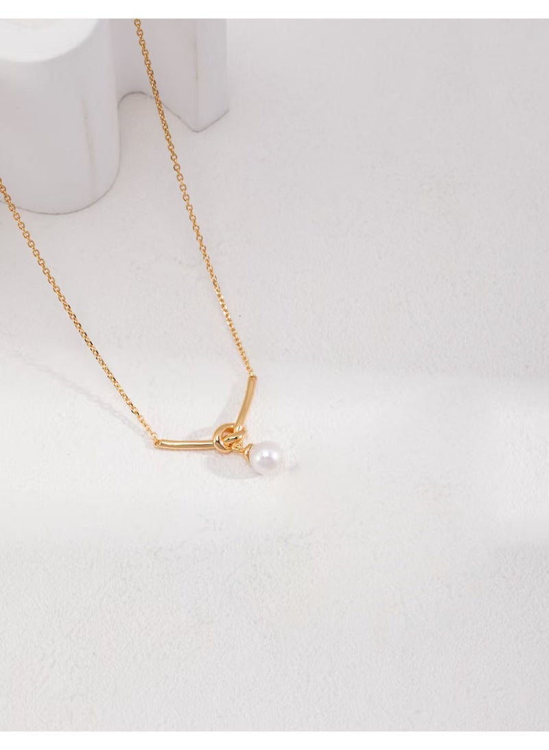 بورش قلادة من اللؤلؤ الذهبي