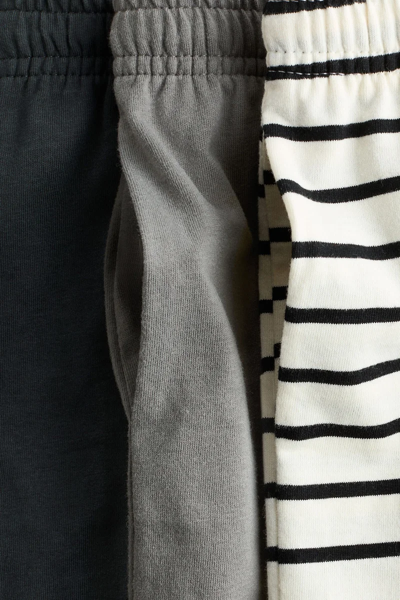 اتش اند ام عبوة من 3 شورتات من قطن الجيرسيه