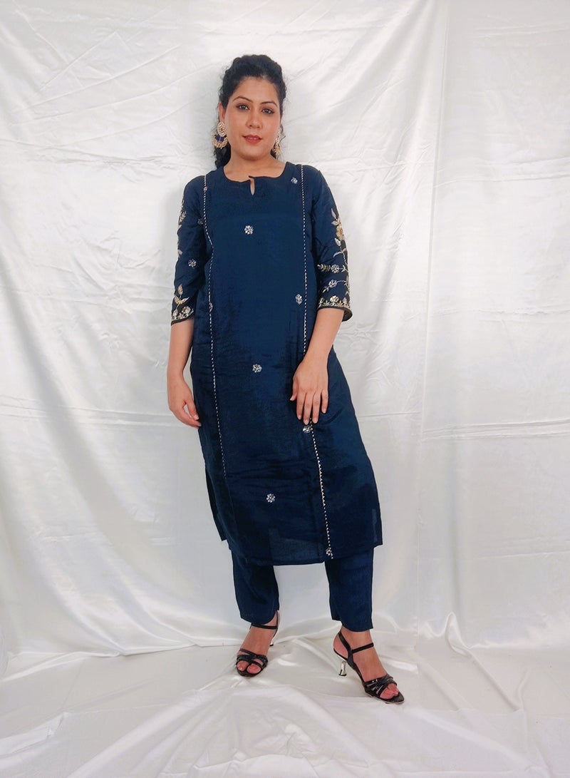 PRIYA’S PANACHE PRIYA'S PANACHE Bold Blue Silk Kurta Pant Set with Organza Dupatta.  - Image 5