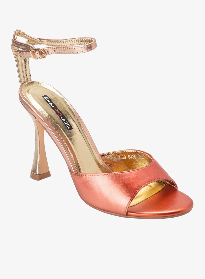 باتا صنادل كاجوال باتا ريد ليبل ذات كعب مخروطي وحزام الكاحل