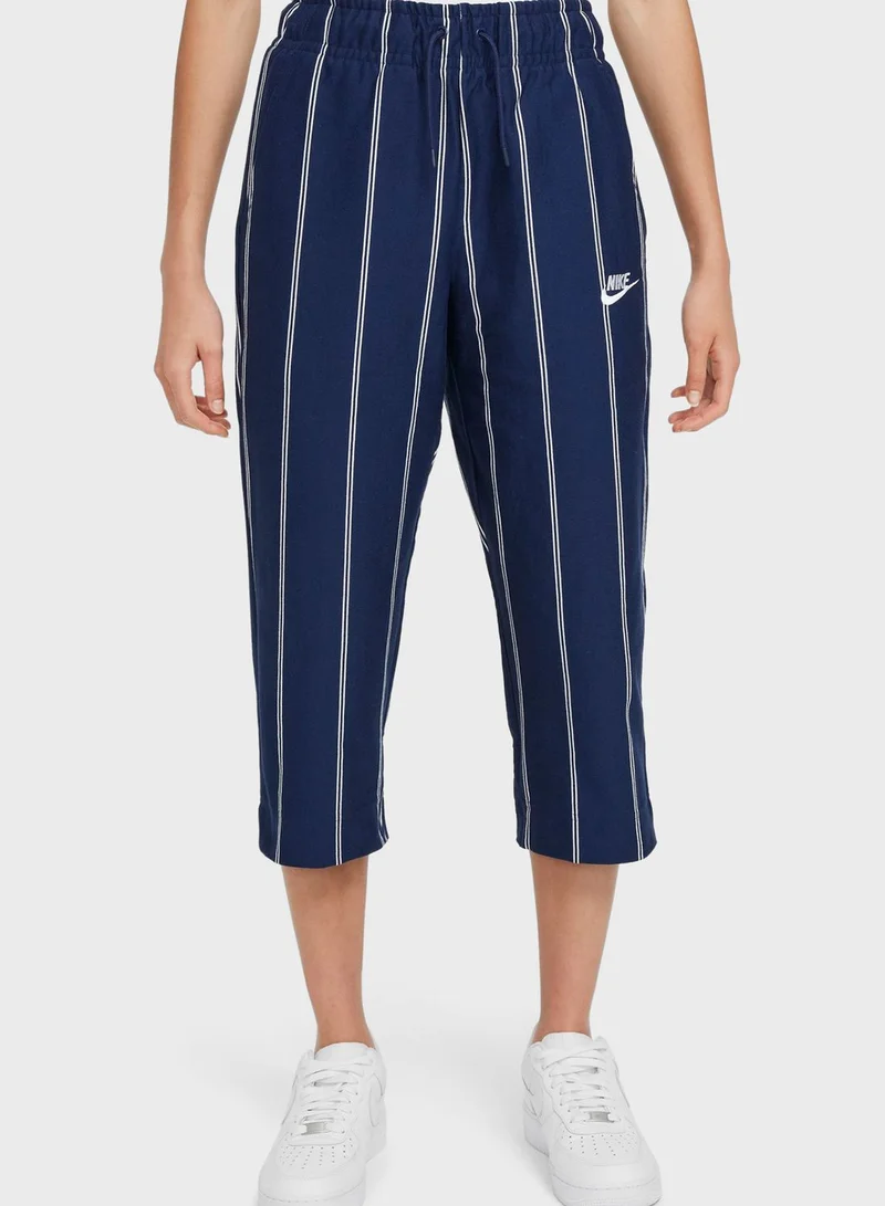 نايكي بنطال مخطط