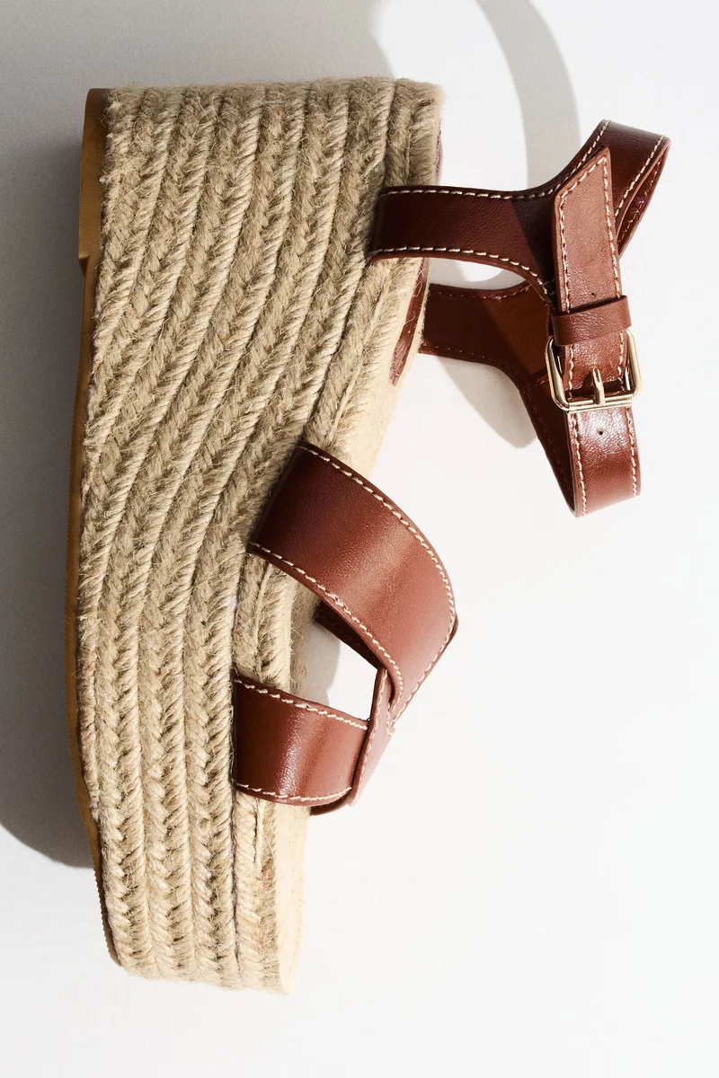 اتش اند ام حذاء إسبادريل بكعب عريض