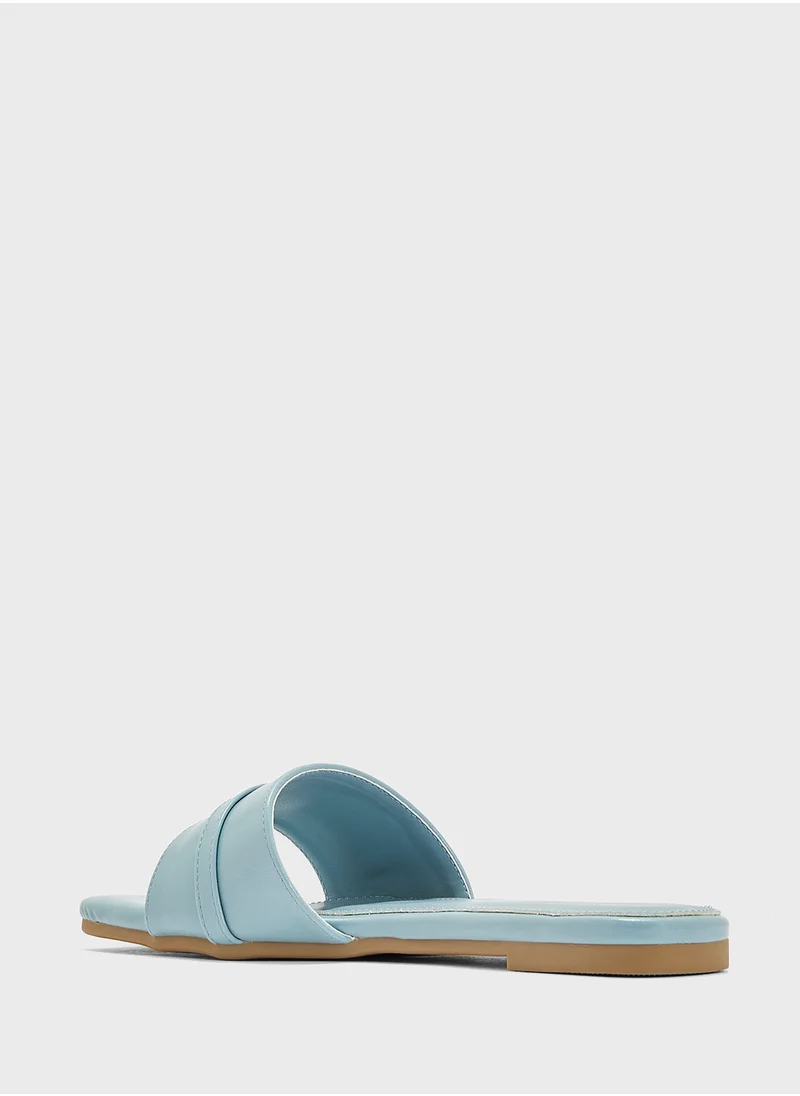 ايلا Flat Sandal With Buckle