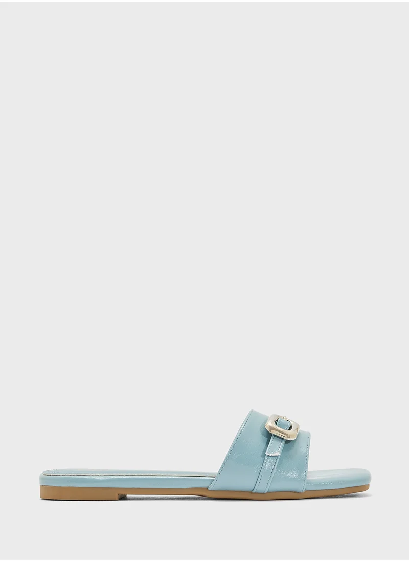 ايلا Flat Sandal With Buckle