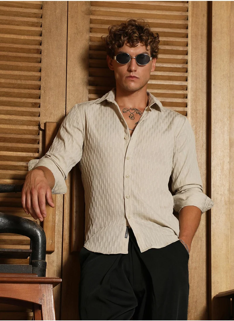 كامبوس سوترا Men's Ecru Beige Ruche-Tactile Shirt For Casual Wear | Spread Collar | Long Cuffed Sleeves | Button Closure | Shirt Crafted With Comfort Fit For Everyday Wear