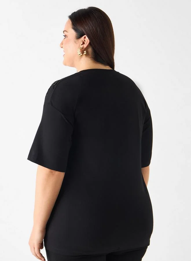 أولا بوبكن تيشيرت مقاس كبير مزين بأكمام قصيرة من أولا بوبكن