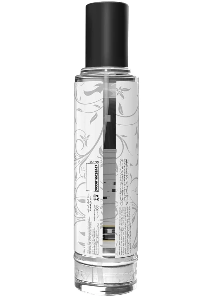 Shower Scents Shower Scents White Musk Moisturizing Fine Fragrance Body Mist With Hyaluronic Acid, Pro - Vitamin B5 and UV Protection 250ml