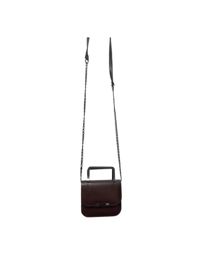 Vbranda An elegant handbag with a modern design and a soft touch that adds a unique touch to your look WAL-55-BROWN  - Image 2