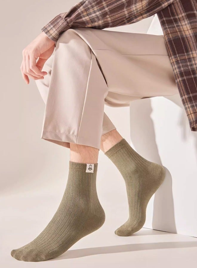 Men's mid length socks are suitable for wearing in spring and autumn, with anti odor, sweat absorbing, and breathable properties. - Image 2