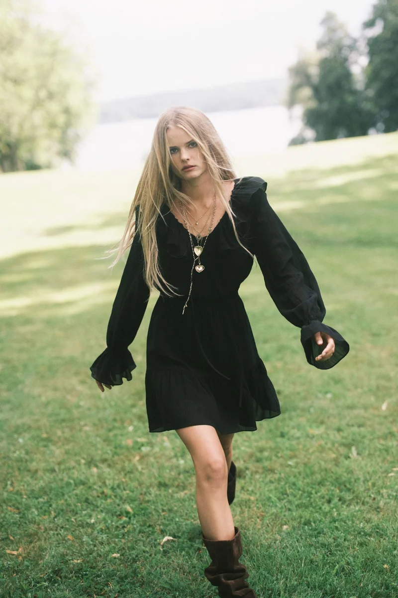 H&M Flounce-collar dress