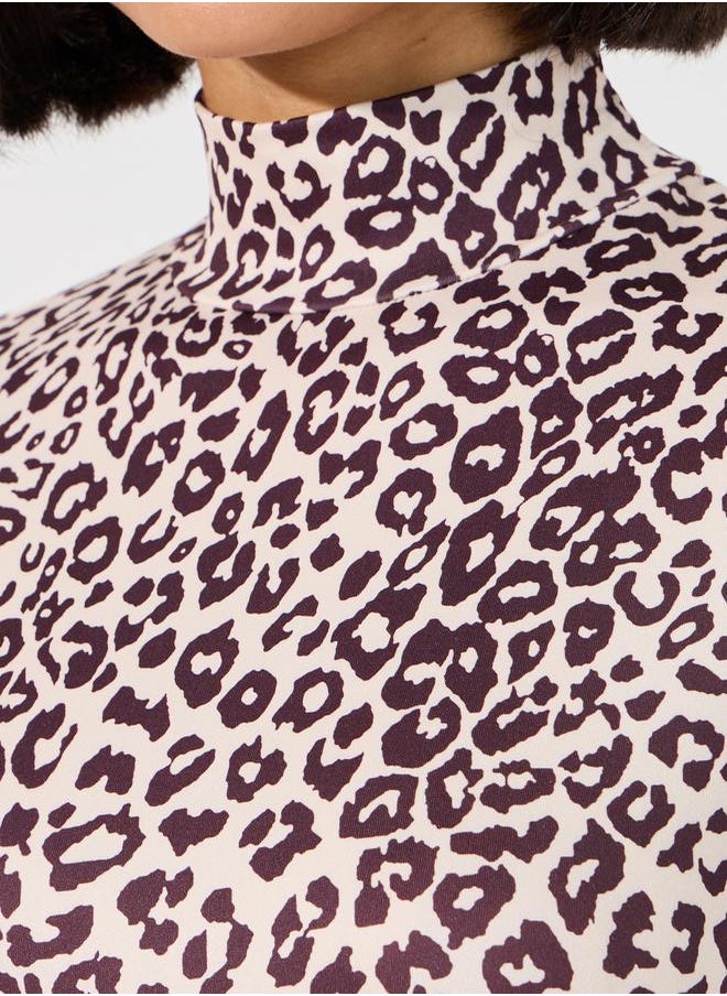 Styli - Leopard Print Fitted Knit Top - Image 1