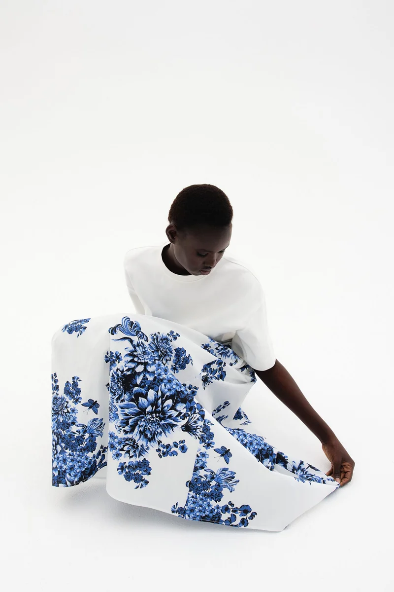 اتش اند ام تنورة بوبلين مزينة بربطة