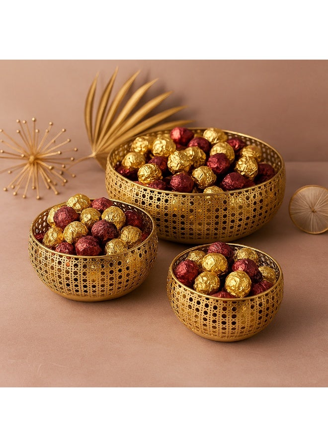 Decorative gold metal bowl set