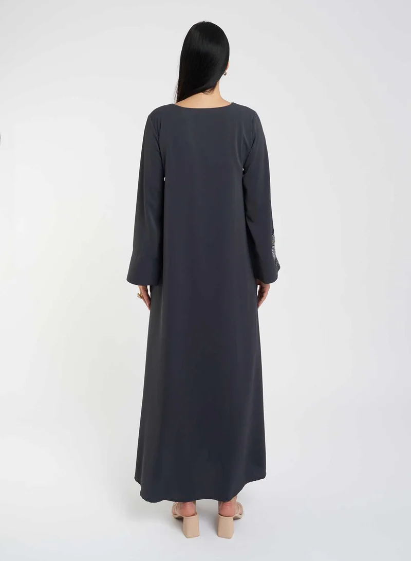 كشخة جلابية سادة مزينة