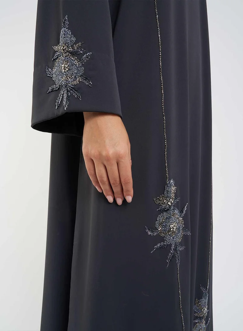 كشخة جلابية سادة مزينة