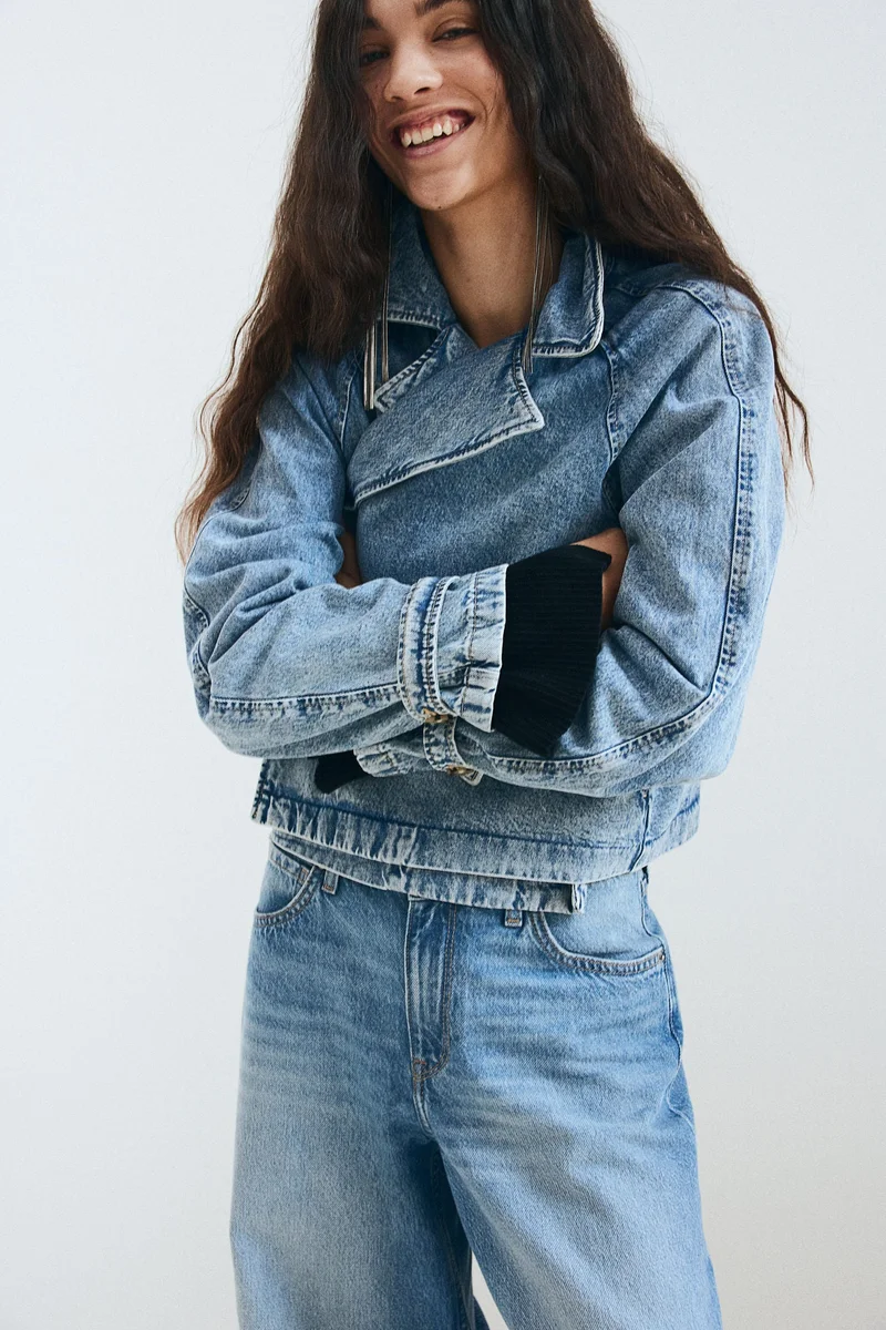 اتش اند ام بنطلون جينز باريل بقصّة عادية وأرجل واسعة