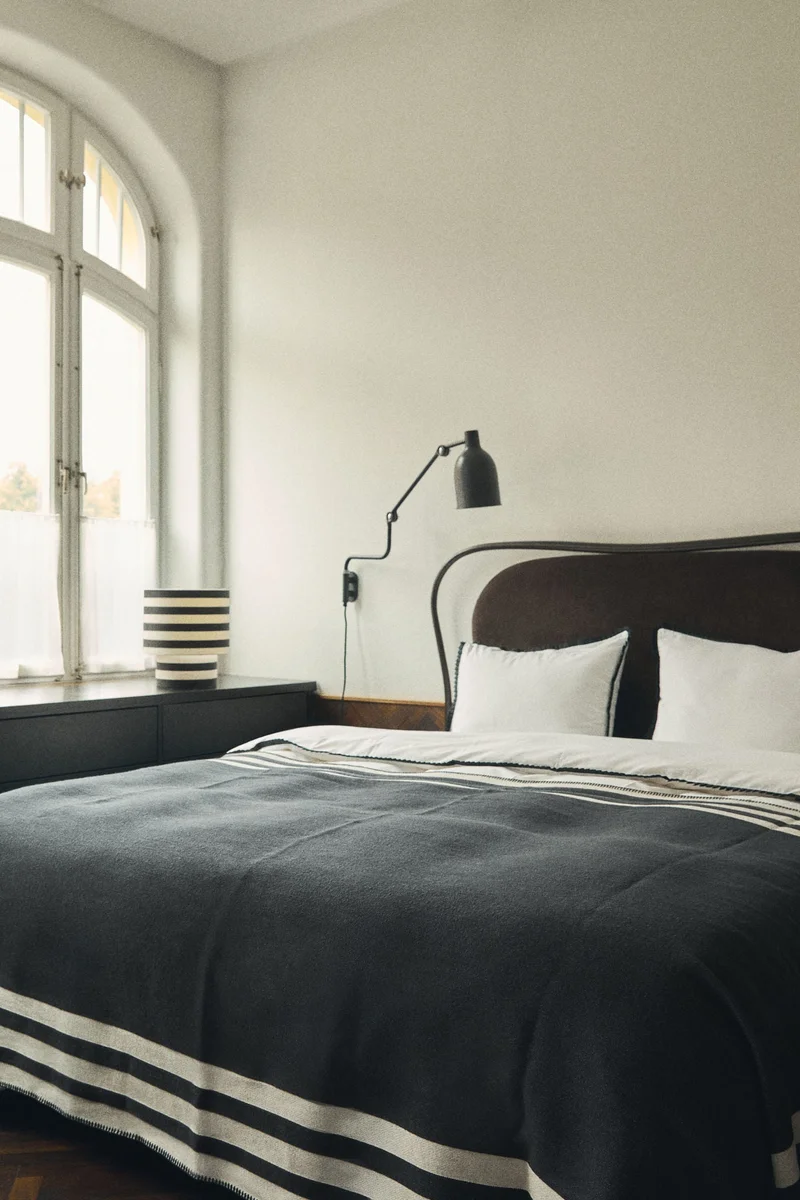 H&M Cotton-blend bedspread