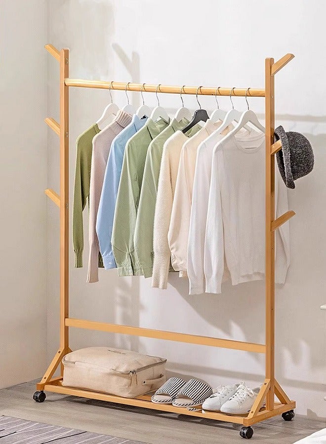 كوزينيست علاقة ملابس من الخشب الطبيعي مع أرفف تخزين، منظم ملابس خشبي متحرك بعجلات لتعليق الملابس - Image 1