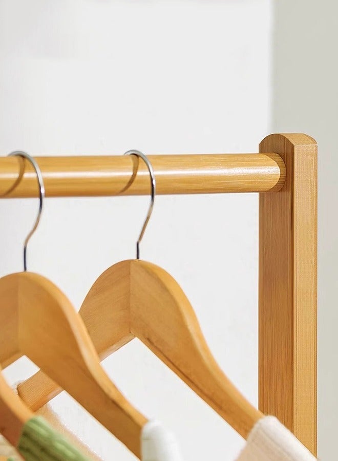 كوزينيست علاقة ملابس من الخشب الطبيعي مع أرفف تخزين، منظم ملابس خشبي متحرك بعجلات لتعليق الملابس - Image 2