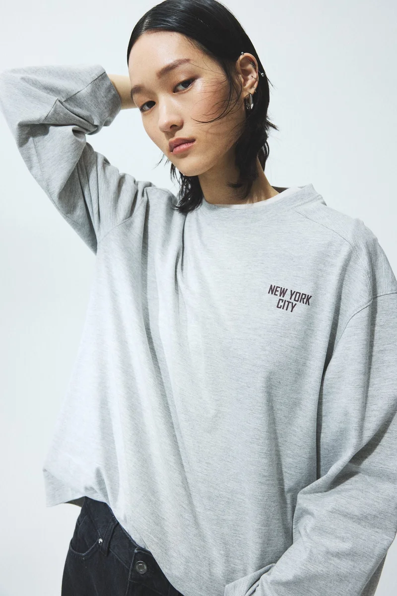 اتش اند ام بلوزة فضفاضة من الجيرسيه