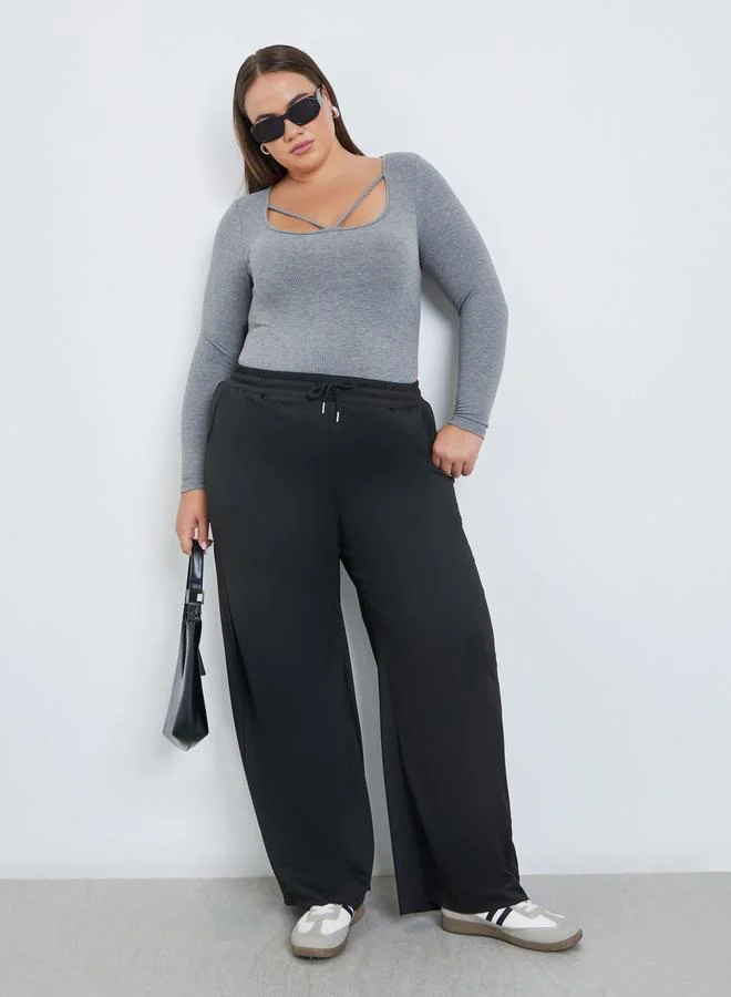Styli Styli Plus Black Wide Leg Joggers with Drawstring Waist