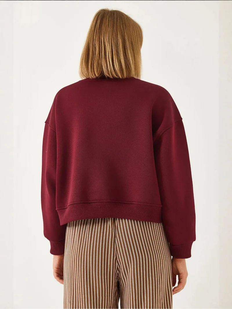 Bianco Lucci LUCCI Embroidered Crop Sweatshirt with Bow