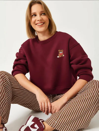 Bianco Lucci LUCCI Embroidered Crop Sweatshirt with Bow