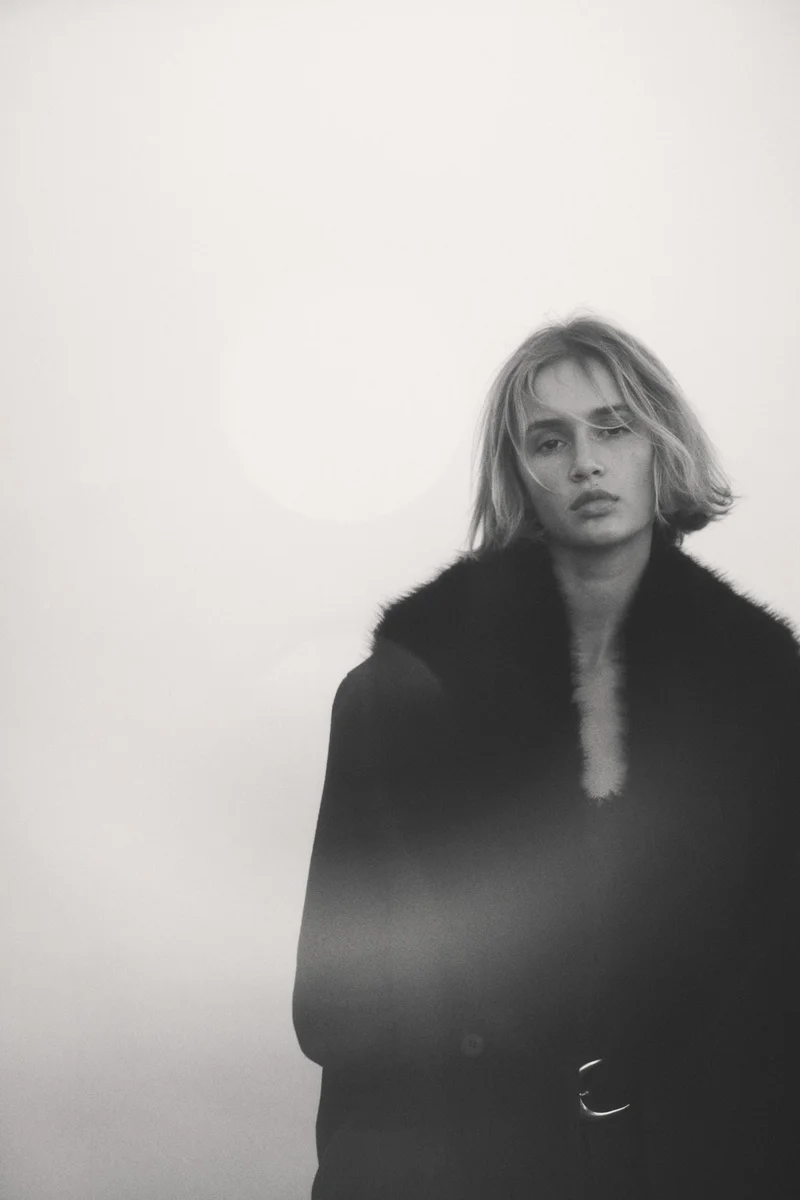 اتش اند ام معطف بصفين من الأزرار