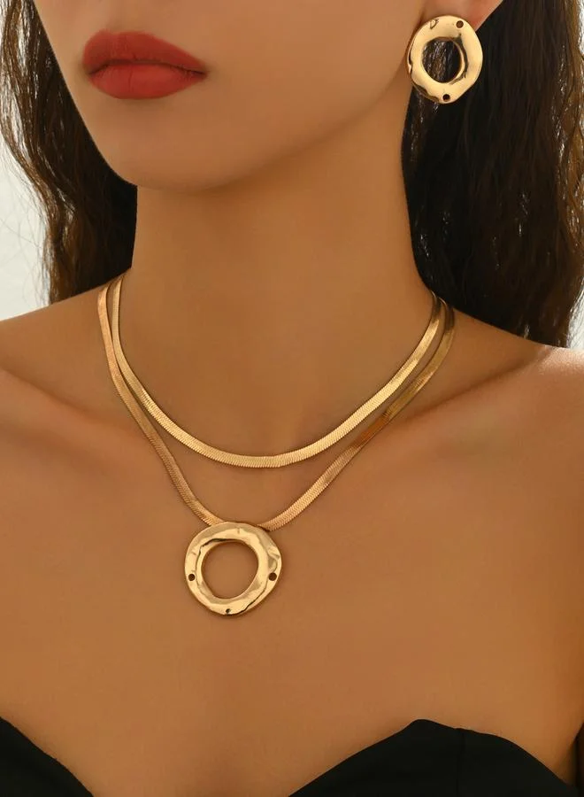 تايك تو طقم من عقد وأقراط ذهبية بطبقات