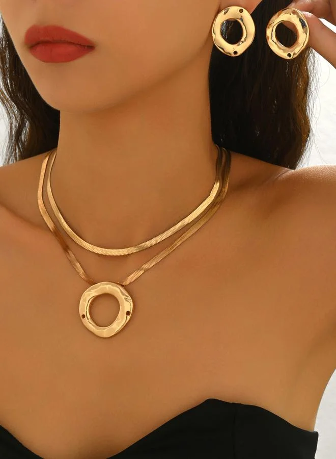 تايك تو طقم من عقد وأقراط ذهبية بطبقات