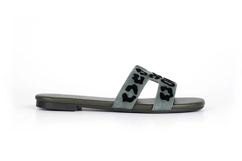 كابلي صندل منزلق نسائي مسطح مطبوع بتصميم جذاب