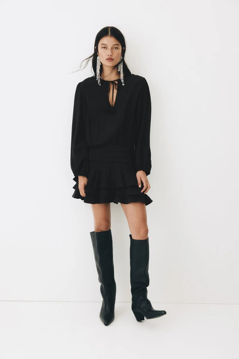 اتش اند ام فستان بتنورة متعددة الطبقات